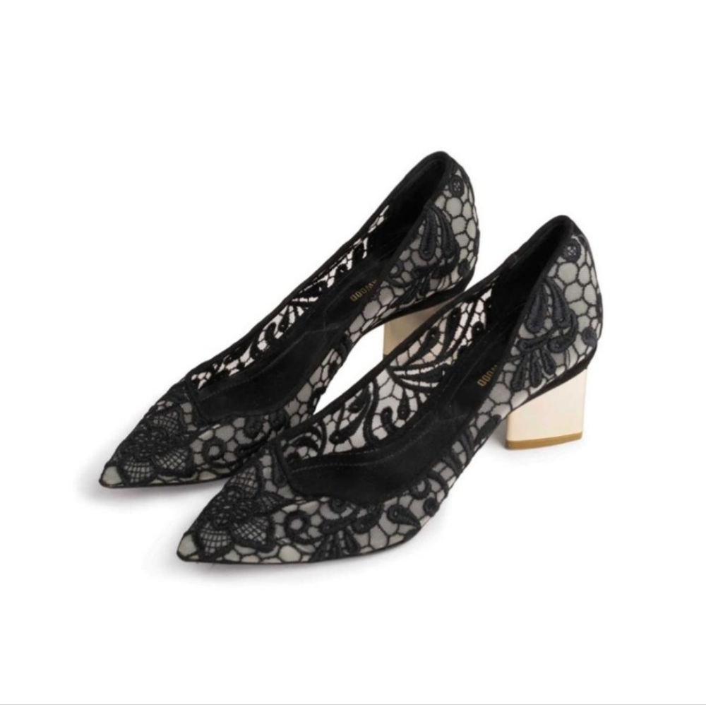Nicholas Kirkwood Lace Embroidered Prism Pumps